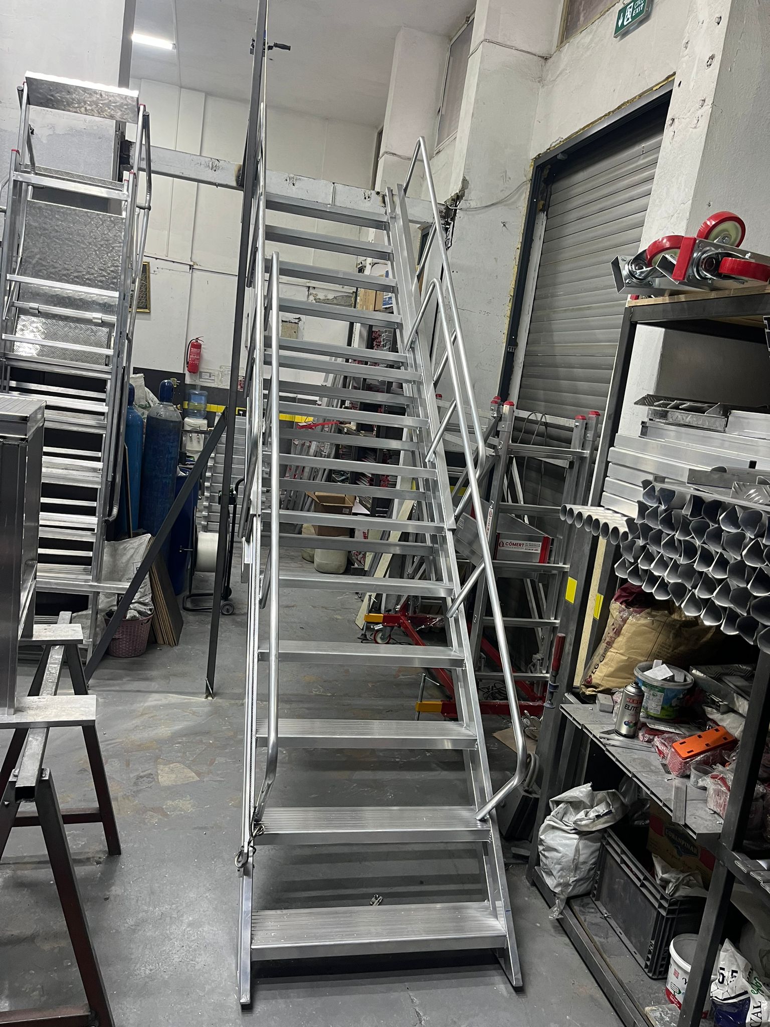 Cömert Merdiven & İskele